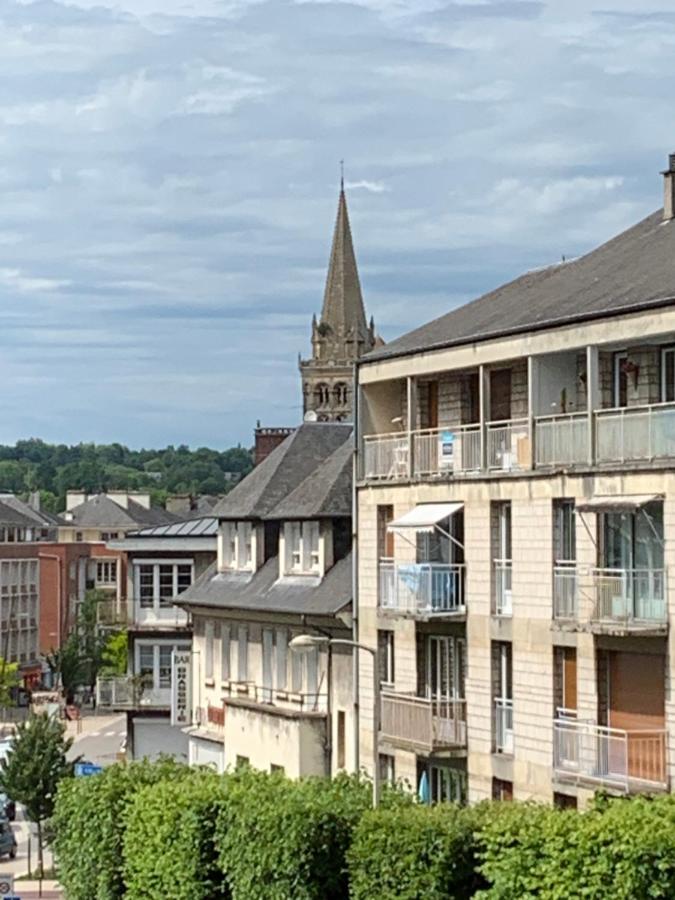 Au Coeur De Lisieux 83 M2 Et Vue Sur La Basilique Appartement Buitenkant foto